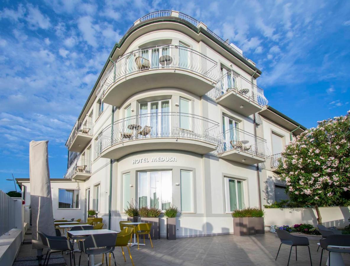 Hotel Medusa Лидо Ди Камайоре Екстериор снимка