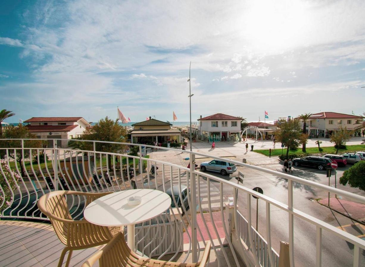 Hotel Medusa Лидо Ди Камайоре Екстериор снимка