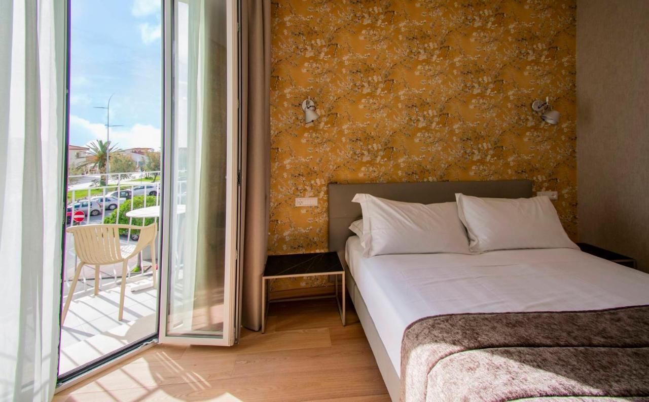 Hotel Medusa Лидо Ди Камайоре Екстериор снимка
