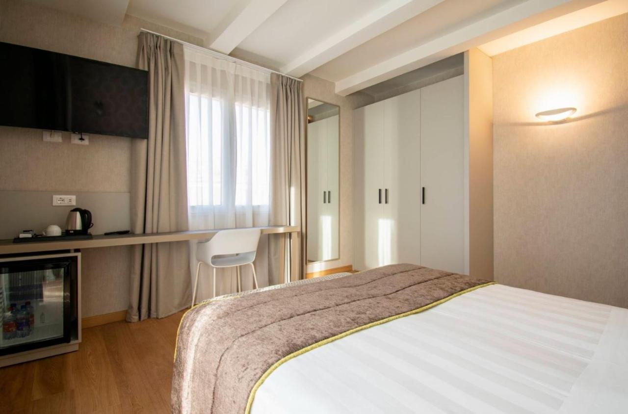 Hotel Medusa Лидо Ди Камайоре Екстериор снимка