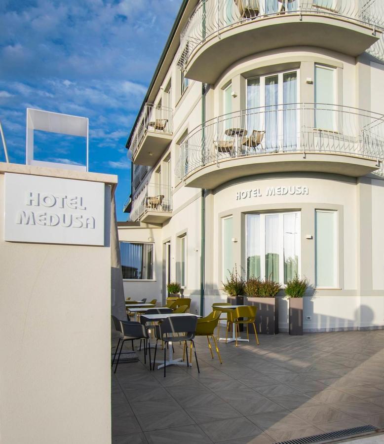 Hotel Medusa Лидо Ди Камайоре Екстериор снимка